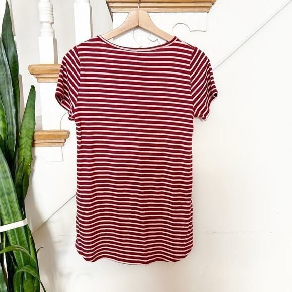 Lularoe Red White Stripe Short Sleeve Scoop Neck High Low Casual Perfect T XS - Picture 2 of 4
